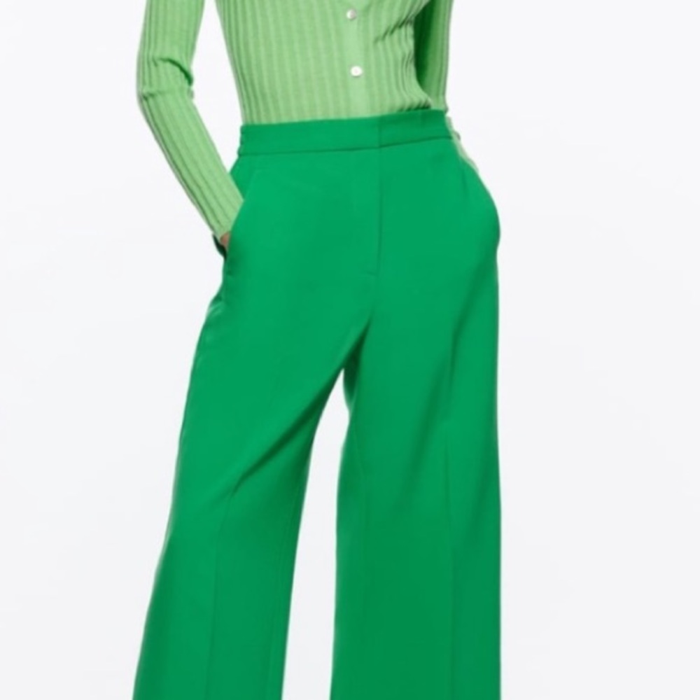 Wide leg crop pant in green size M